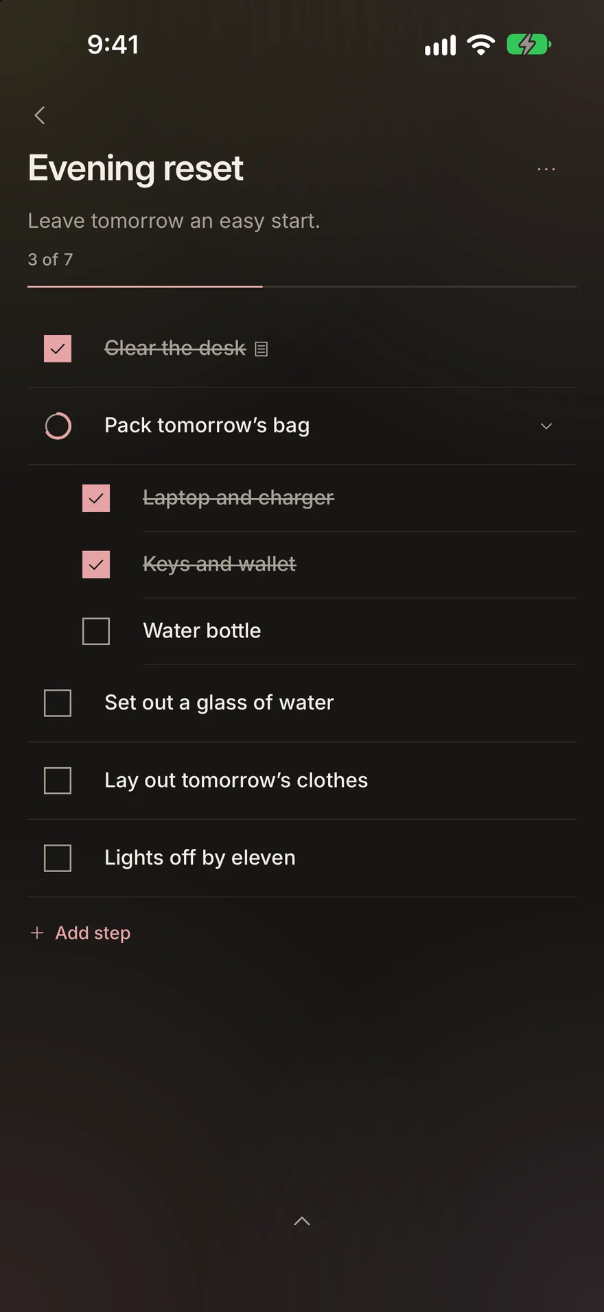 The same checklist in the dark appearance: a soft dark ground with rose checks.